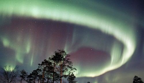 Fenomena Aurora dari Ribut Matahari