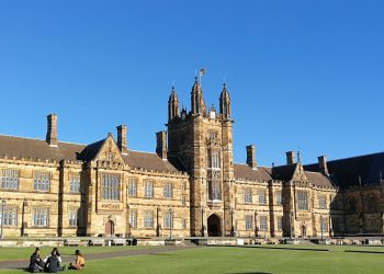 Menekuni Ilmu Kimia Keadaan Pepejal di Universiti Terindah di Australia