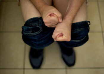 Sukar Membuang Air Besar: Sebab dan Puncanya