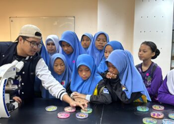 Memupuk Minat Pelajar Sekolah Dalami Sains Melalui Aktiviti Libatsama Sekolah Angkat Sains Kesihatan dan Program ‘Scientific Discovery’