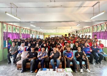 Program STEM GENIUS: Discover Science Through Art & Fun Cetus Keterujaan Minat Sains dan Matematik Pelajar Sekolah