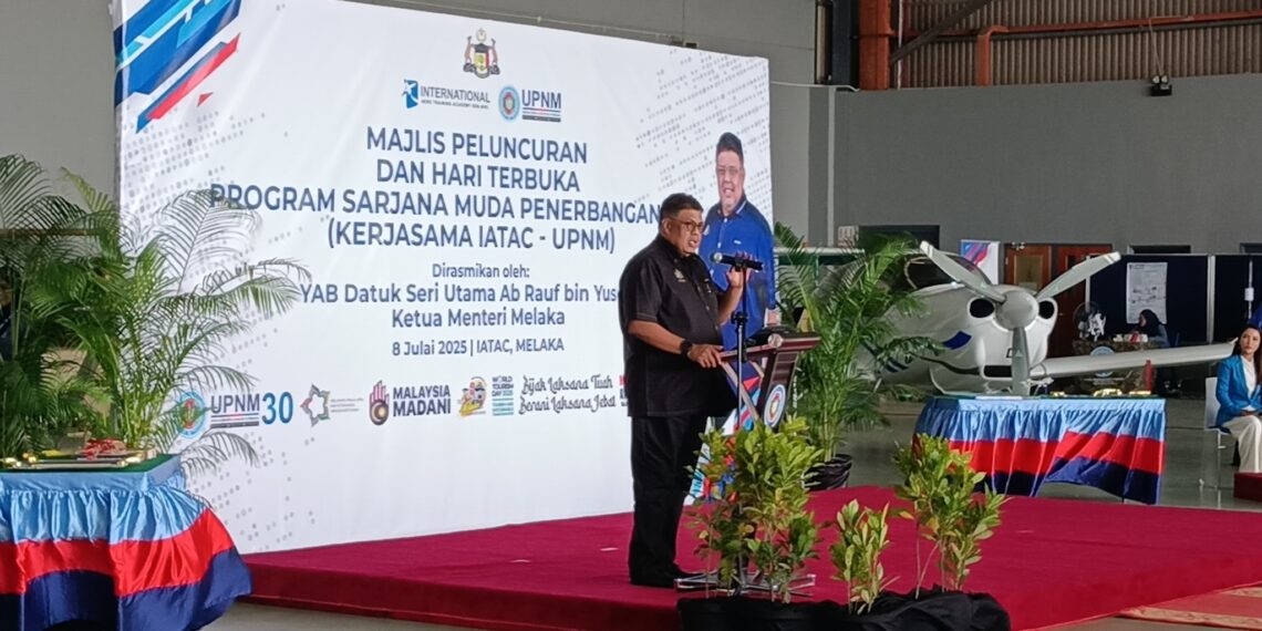 Miliki Ijazah Sarjana Muda Penerbangan dan Lesen Juruterbang Serentak Jalan Mudah melalui Program 2ULI dan Universiti Pertahanan Nasional Malaysia (UPNM)  dan International Aero Traning Academy