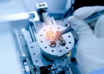 Nanoteknologi: Dunia Kecil yang Mengubah Kehidupan Moden