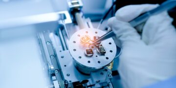 Nanoteknologi: Dunia Kecil yang Mengubah Kehidupan Moden